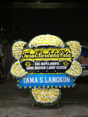 Papan Bunga Duka di Ketileng